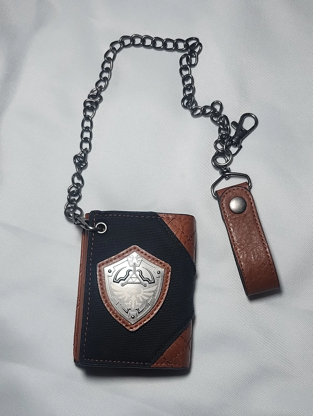 Bioworld Zelda Nintendo 2023 Men's Brown and Black Wallet Keychain